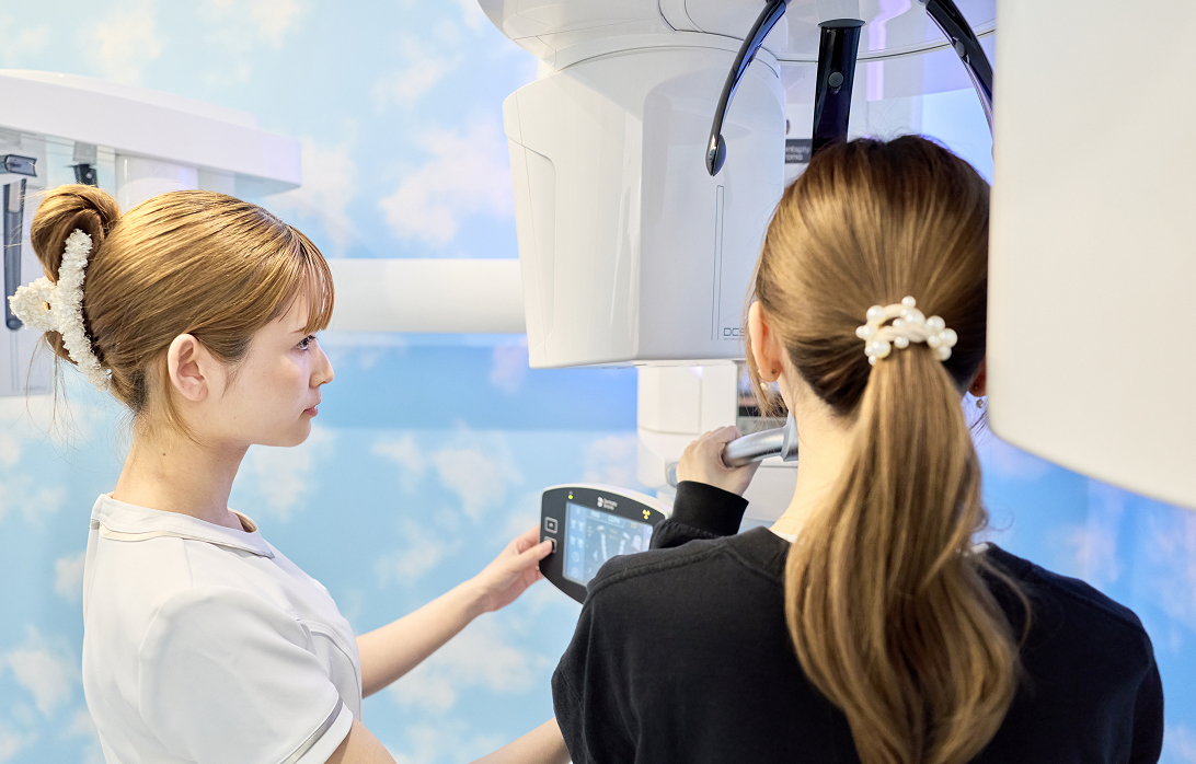 人の持つ技術と先端機器が実現する精度の融合